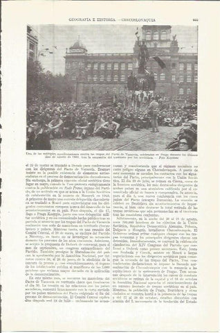 LAMINA ESPASA 36741: Manifestacion contra las tropas del Pacto de Varsovia en Praga
