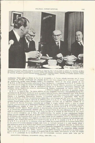 LAMINA ESPASA 36652: Alemania Occidental y Polonia firmando el Tratado de Varsovia