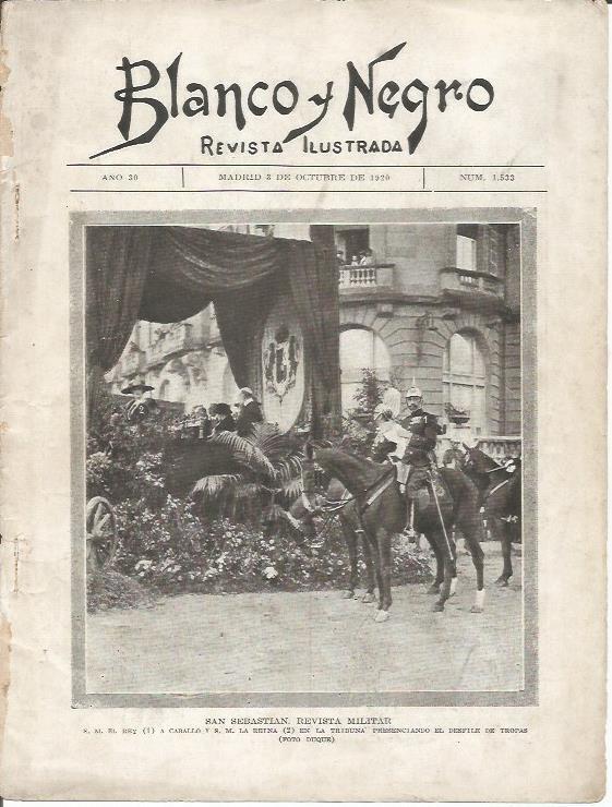 LAMINA 25721: Portada de la revista Blanco y Negro de 3 de octubre de 1920 con los Reyes en San Sebastian