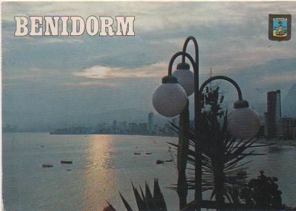 Postal E00765: Atardecer en Benidorm