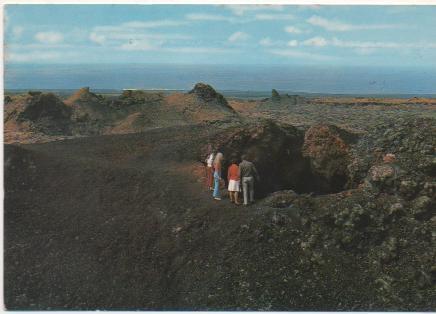 Postal E00574: Cráteres volcánicos, Lanzarote