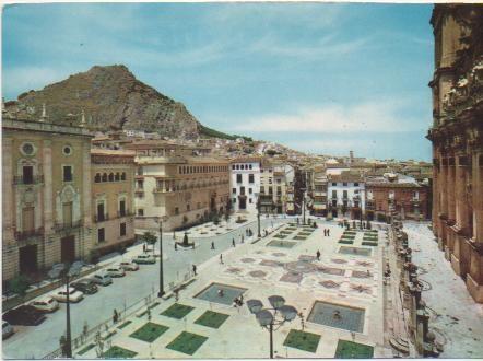 Postal E00872: Plaza de Santa María, Jaen