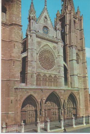 Postal E00302: Fachada Catedral de León