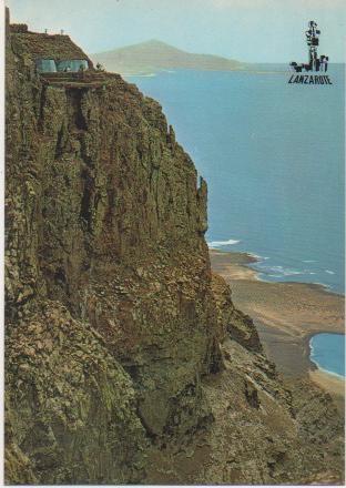 Postal E00117: Acantilado. Lanzarote