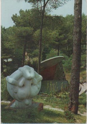 Postal E00199: Escultura museo de las provincias, Barcelona