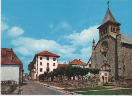 Postal E00493: Iglesia Parroquial y Ayuntamiento, Burguete, Navarra