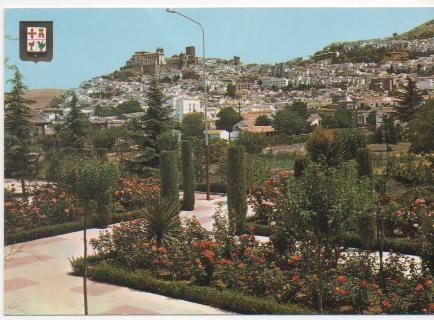 Postal E00359: Parque en Martos,Jaén