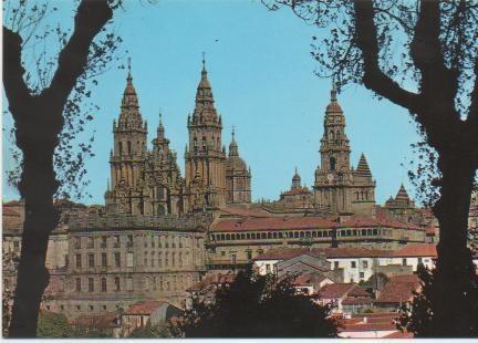 Postal E00383: Vista de Santiago de Compostela