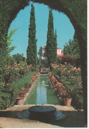 Postal E02468: Jardines bajos,Generalife, Granada