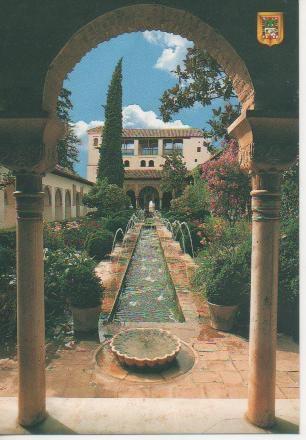 Postal E02465: Patio de los surtidores, Alhambra, granada