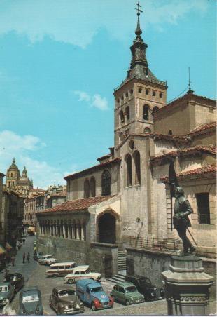 Postal E02494: Monumento a Juan Bravo e Iglesia S Martín, Segovia