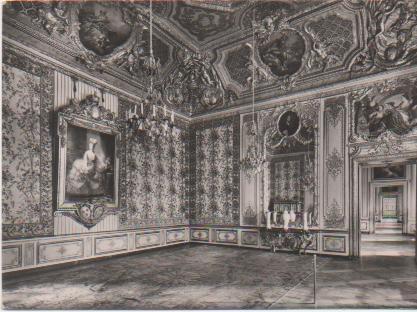 Postal E02072: La Chambre de ka Reine, Versalles, Francia