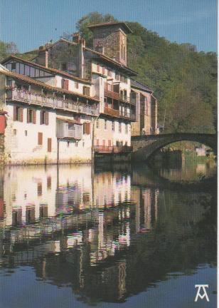 Postal E02096: Le Pont sur la Nive et l'Eglise Saint Jean Pied de Port, Francia