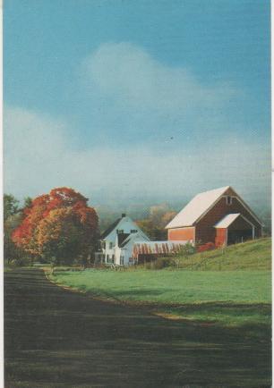 Postal E02097: Paisaje casas en la montaña