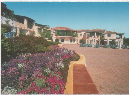 Postal E02058: La Piazzetta, Porto Cervo, Cerdeña, Italia
