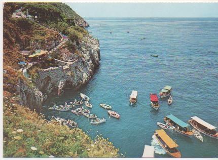 Postal E02053: Ingresso alla Grotta Azzurra, Capri, Italia