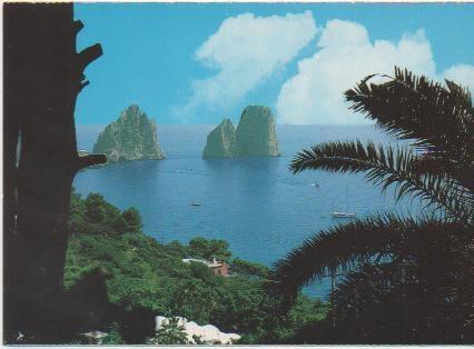 Postal E02042: Vista delos Faragliones, Capri, Itlia