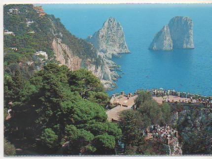 Postal E02038: Faraglione, Capri, Italia