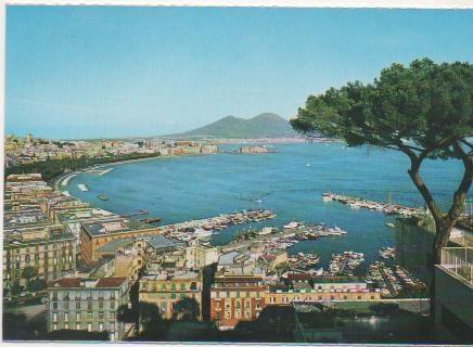 Postal E02199: Vista del puerto, Napoles, Italia