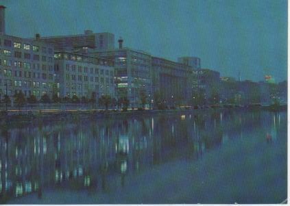 Postal E02228:  Anochecer en Marunouchi, Tolio, Japón