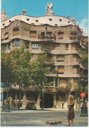 Postal E01671: La Pedrera "Gaudí", Barcelona
