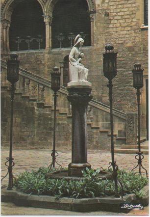 Postal E01677: Patio Palacio Arzobispal de Barcelona