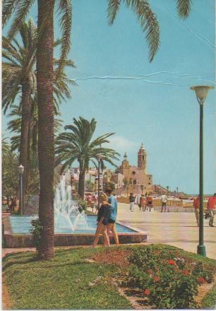 Postal E01630: Paseo e Iglesia, Sitges