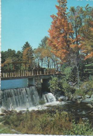 Postal E01627: Cascada y río