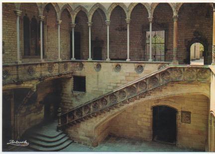 Postal E01560: Escalera Gótica, Diputación de Barcelona