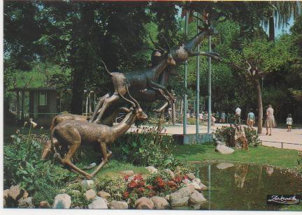 Postal E01562: Monumento a Walt Disney, Parque de la Ciudadela, Barcelona