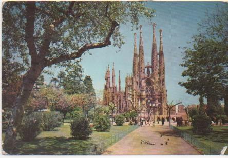 Postal E01604: Plaza de la Sagrada Familia, Barcelona