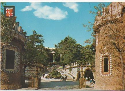 Postal E01588: Entrada al Parque Güell, Barcelona