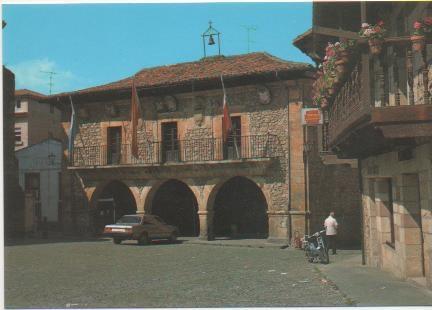 Postal E01995: Ayuntamiento y Plaza del Generalisimo, Comilla