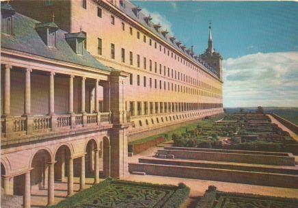 Postal E01803: Jardín de los Frailes , Monasterio El Escorial, Madrid