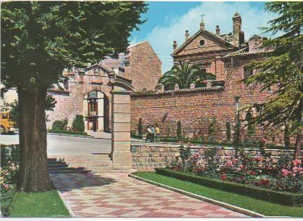 Postal E01766: Alameda Calvo Sotelo y Puerta del Ángel, Jaén