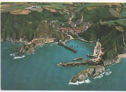 Postal E01855: Vista aérea Cudillero
