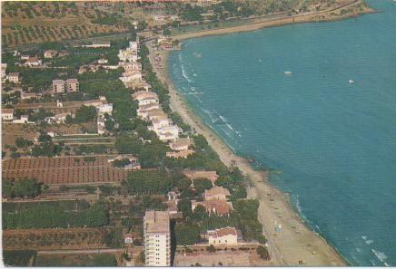 Postal E01827: Plaza de la Villas, Benicasim