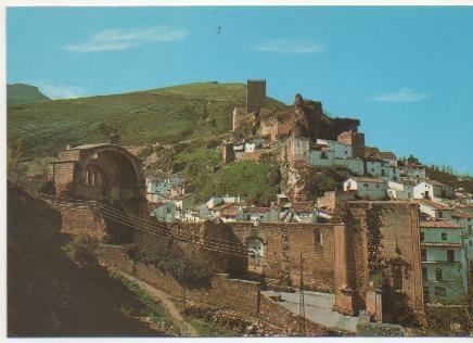 Postal E01875: Ruinas deSta. María y Castillo, Jaén