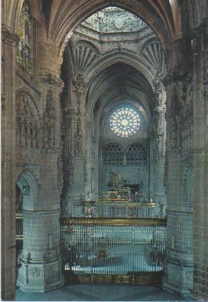 Postal E01037: Catedral, vista general de la nave transversal, Burgos