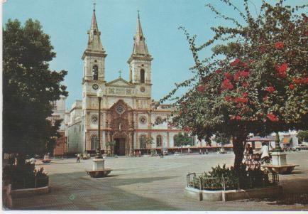 Postal E01433: Iglesia y Plaza de S.Antonio, Cádiz