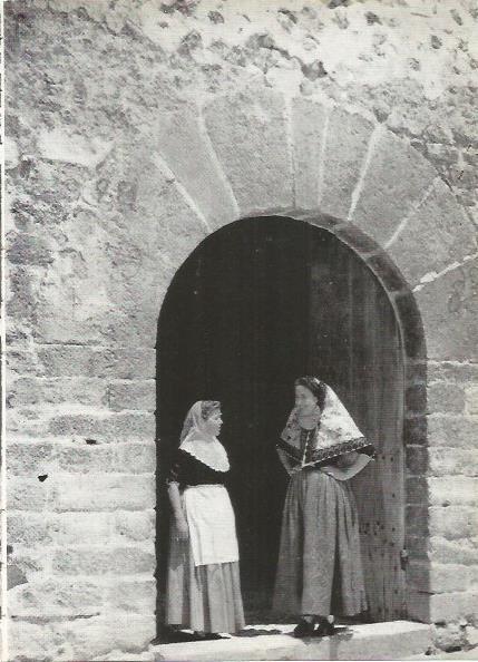 LAMINA 51436: Mujeres con el traje tipico de Mallorca