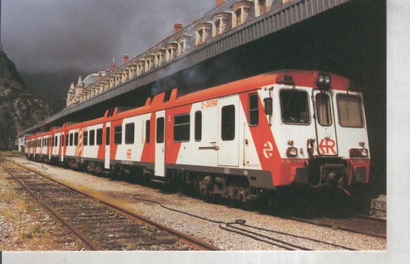 Postal 011221: Automotores diesel serie 592-001/140 en Canfranc en 1994