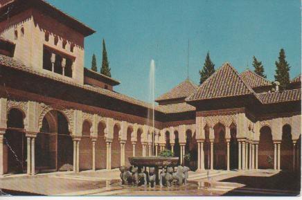 Postal E03975: Patio de los Leones-Alhambra,Granada