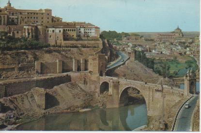 Postal E04214: Vista parcial y puente de Alcántara, Toledo