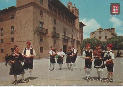 Postal E03693: Baturros. Parejas típicas Aragonesas, plaza de la Catedral y Ayuntamiento, Huesca
