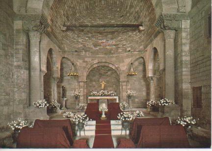 Postal E03917: Interior dela Iglesia Prroquial de Porqueres S.XIII, Porqueres