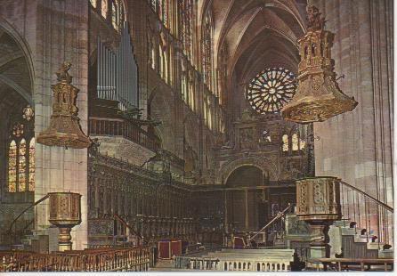 Postal E03805: Coro y Nave Cenral-Catedral de León
