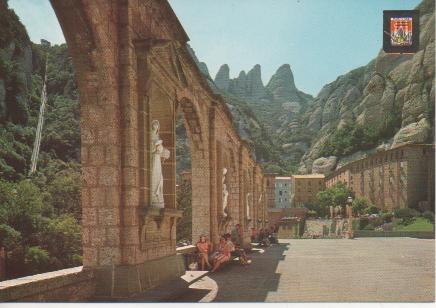 Postal E03865: Plaça del Santuari, Montserrat