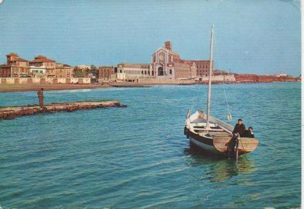 Postal E04601: Santuario di N.Signora delle Grazie e di S. Maria Goretti-Veduta dal Mare-Nettuno, Roma