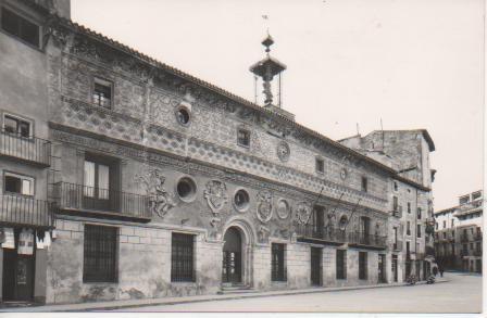 Postal E04640: Postal B/N Ayuntamiento de Tarazona